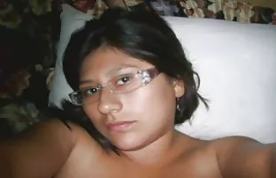 XXX شما می توانید آزار دهنده تماشای فیلم سکسی به صورت انلاین ترین دختر.