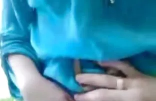 XXX لی به رکورد پخش انلاین سکس او در هنگام عکسبرداری عکس های سلفی